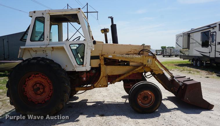 image for item DD7685 1971 Case 970 tractor