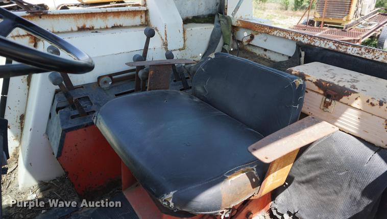 image for item DD7685 1971 Case 970 tractor