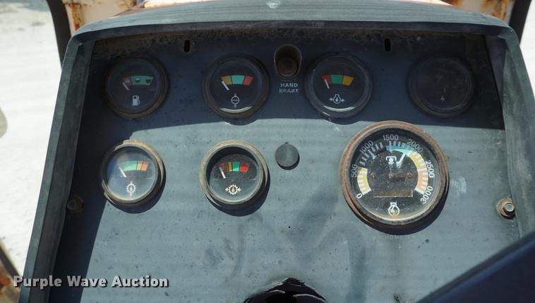 image for item DD7685 1971 Case 970 tractor