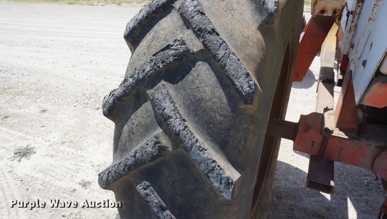 image for item DD7685 1971 Case 970 tractor