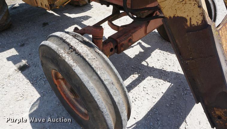 image for item DD7685 1971 Case 970 tractor