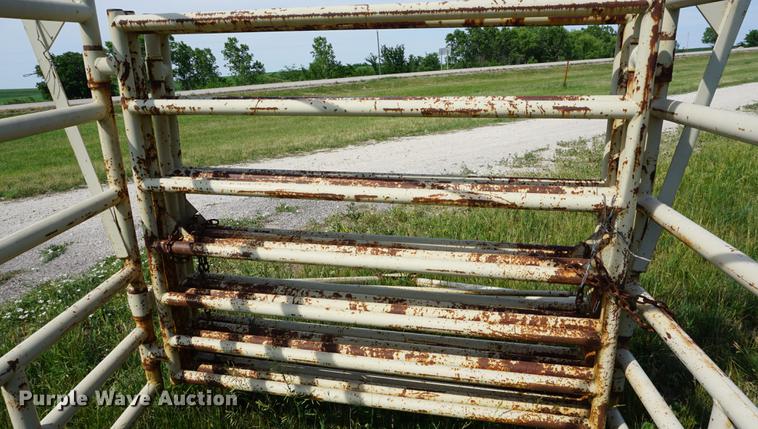 image for item DD7691 Wilson wheel corral