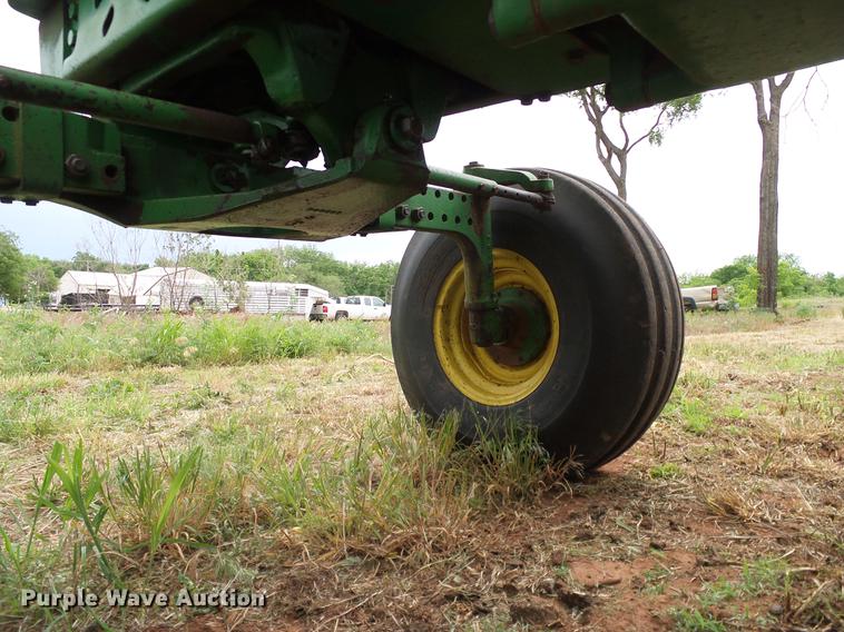 image for item DD8176 John Deere 4050 tractor