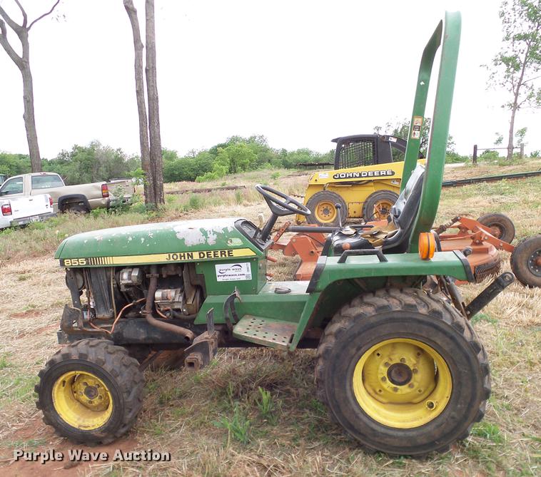 image for item DD8177 John Deere 855 MFWD tractor