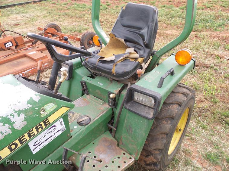 image for item DD8177 John Deere 855 MFWD tractor
