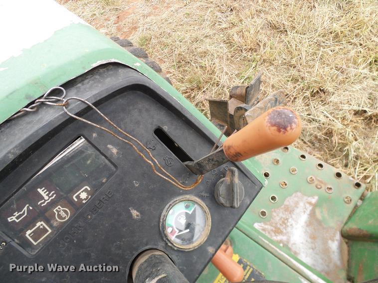 image for item DD8177 John Deere 855 MFWD tractor