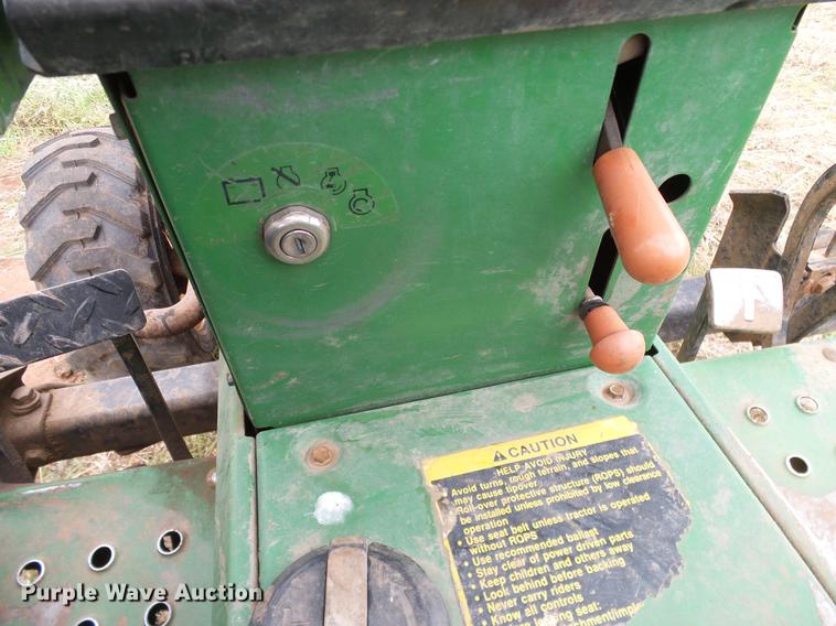 image for item DD8177 John Deere 855 MFWD tractor