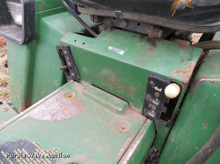 image for item DD8177 John Deere 855 MFWD tractor