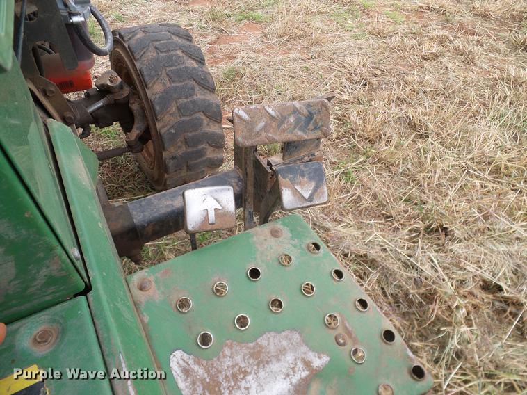 image for item DD8177 John Deere 855 MFWD tractor