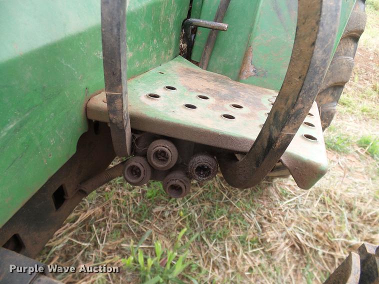 image for item DD8177 John Deere 855 MFWD tractor