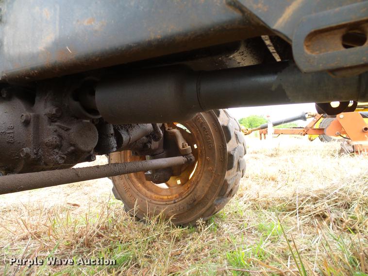 image for item DD8177 John Deere 855 MFWD tractor