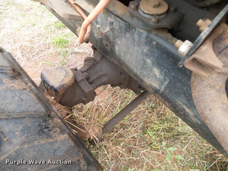 image for item DD8177 John Deere 855 MFWD tractor