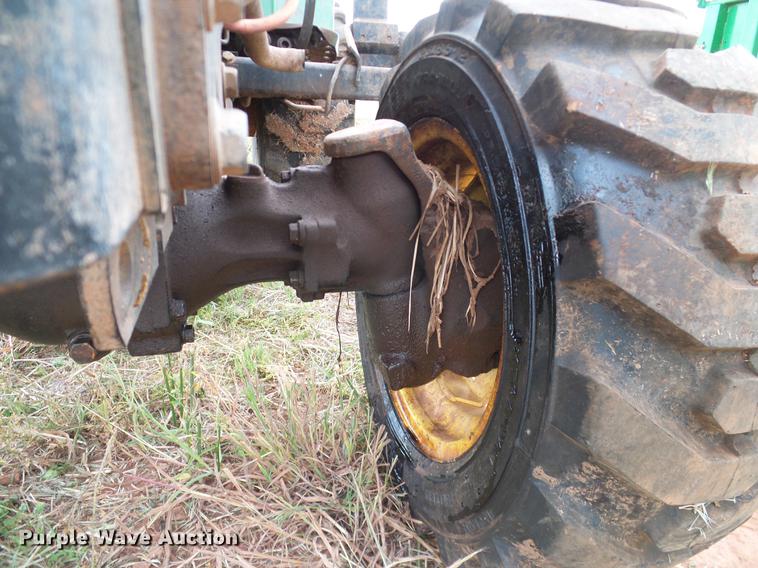 image for item DD8177 John Deere 855 MFWD tractor