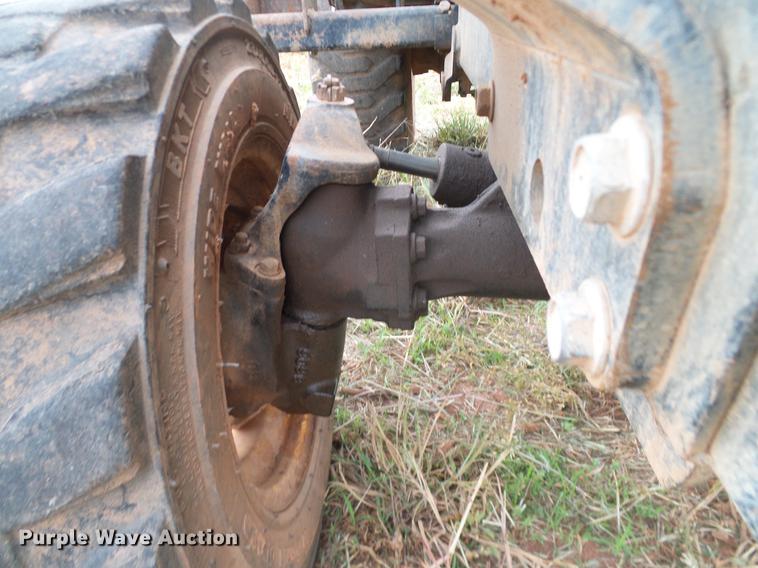 image for item DD8177 John Deere 855 MFWD tractor