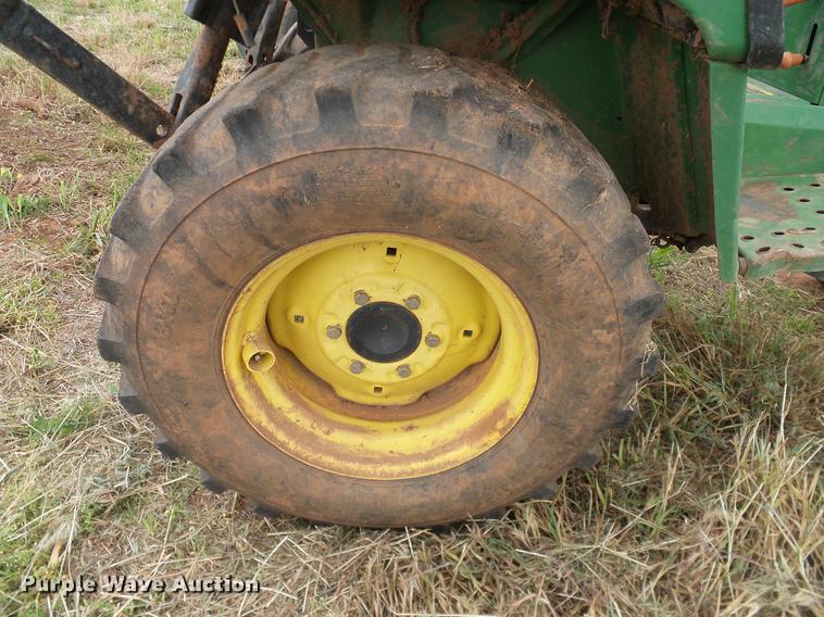 image for item DD8177 John Deere 855 MFWD tractor