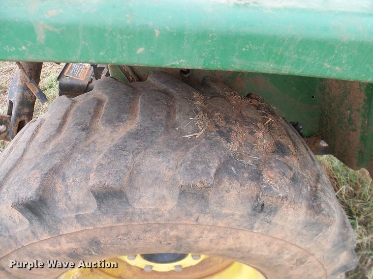 image for item DD8177 John Deere 855 MFWD tractor