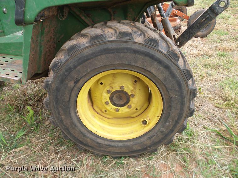 image for item DD8177 John Deere 855 MFWD tractor