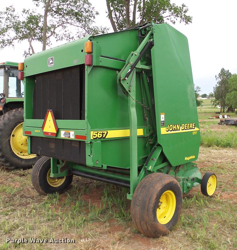 image for item DD8178 2001 John Deere 567 Mega Wide round baler