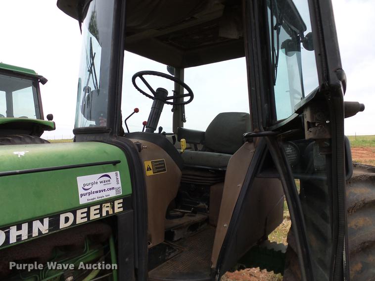 image for item DD8180 1990 John Deere 2355 tractor