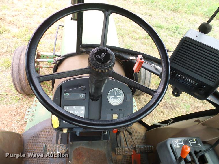 image for item DD8180 1990 John Deere 2355 tractor