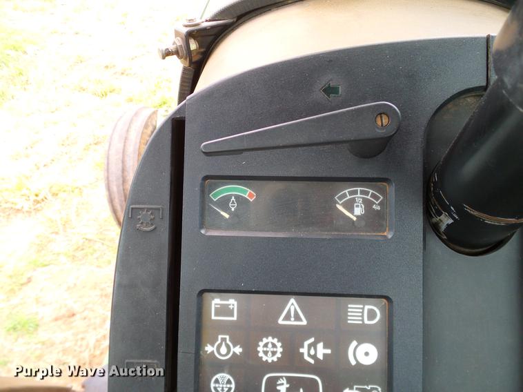 image for item DD8180 1990 John Deere 2355 tractor
