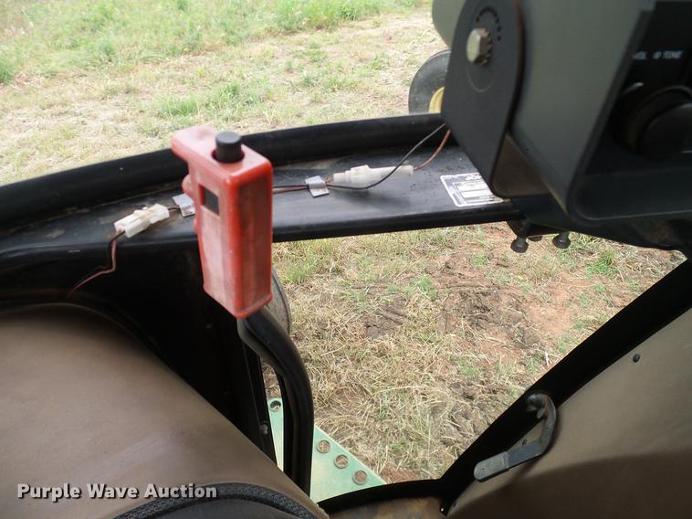 image for item DD8180 1990 John Deere 2355 tractor