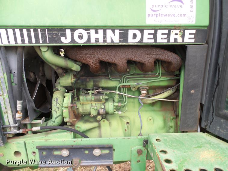 image for item DD8180 1990 John Deere 2355 tractor