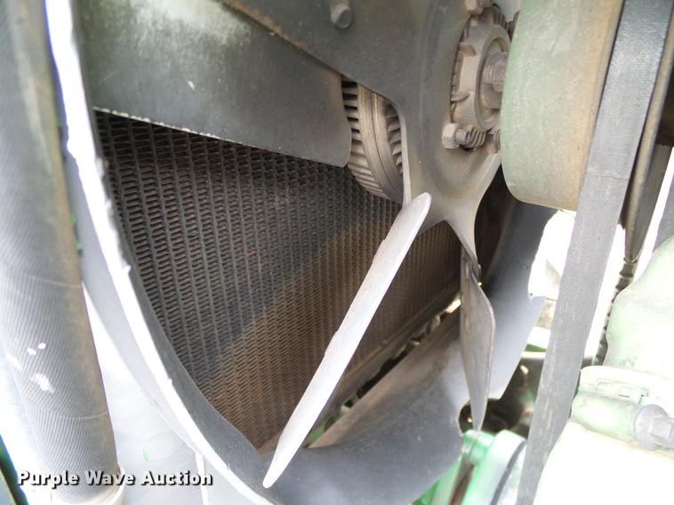 image for item DD8180 1990 John Deere 2355 tractor