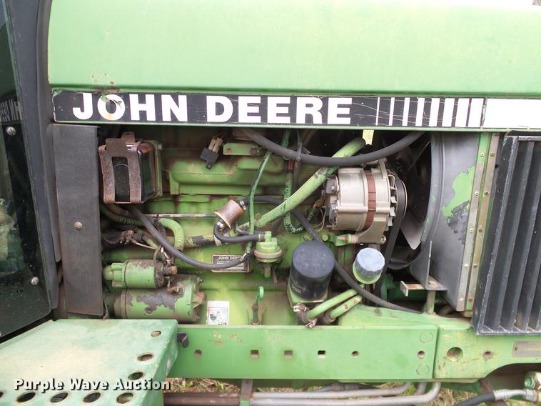 image for item DD8180 1990 John Deere 2355 tractor