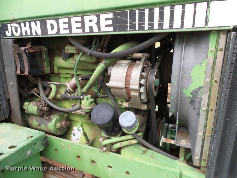 image for item DD8180 1990 John Deere 2355 tractor