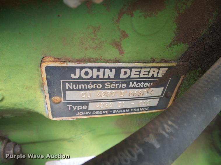 image for item DD8180 1990 John Deere 2355 tractor