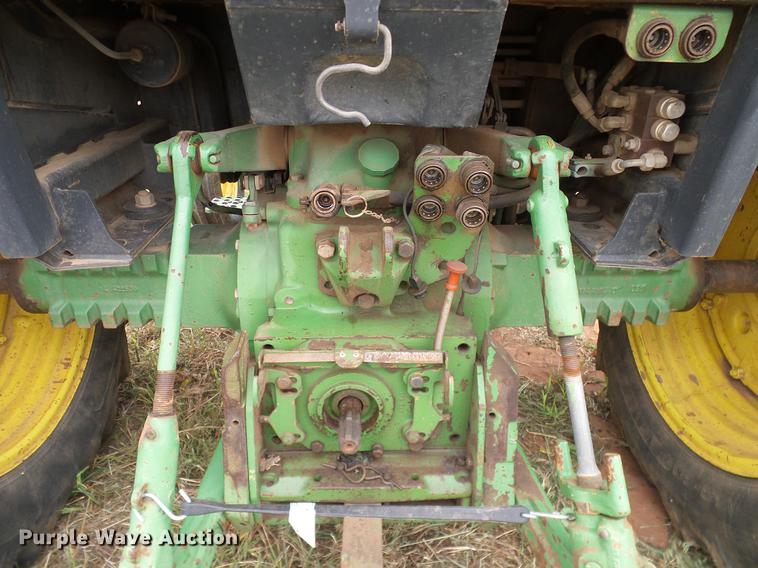 image for item DD8180 1990 John Deere 2355 tractor