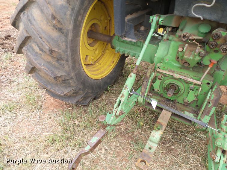 image for item DD8180 1990 John Deere 2355 tractor