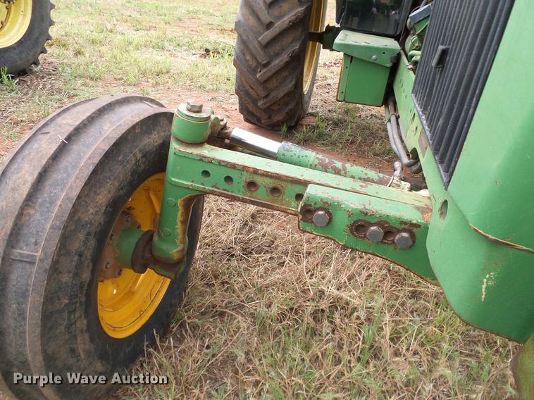 image for item DD8180 1990 John Deere 2355 tractor