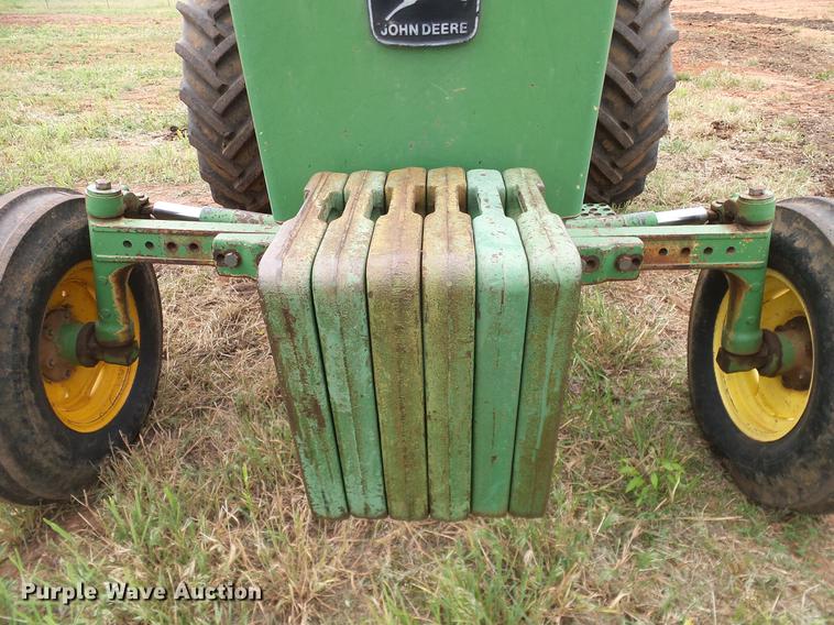 image for item DD8180 1990 John Deere 2355 tractor