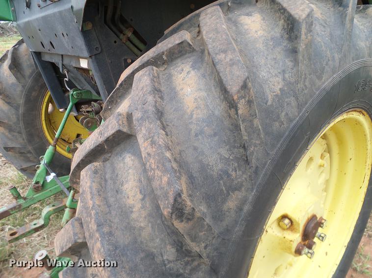 image for item DD8180 1990 John Deere 2355 tractor