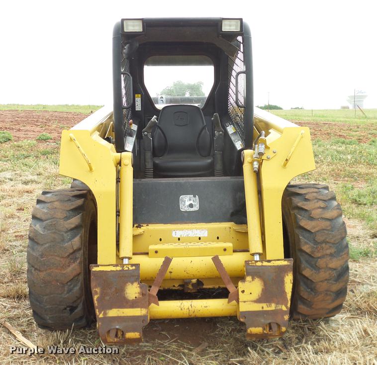 image for item DD8181 2000 John Deere 260 skid steer