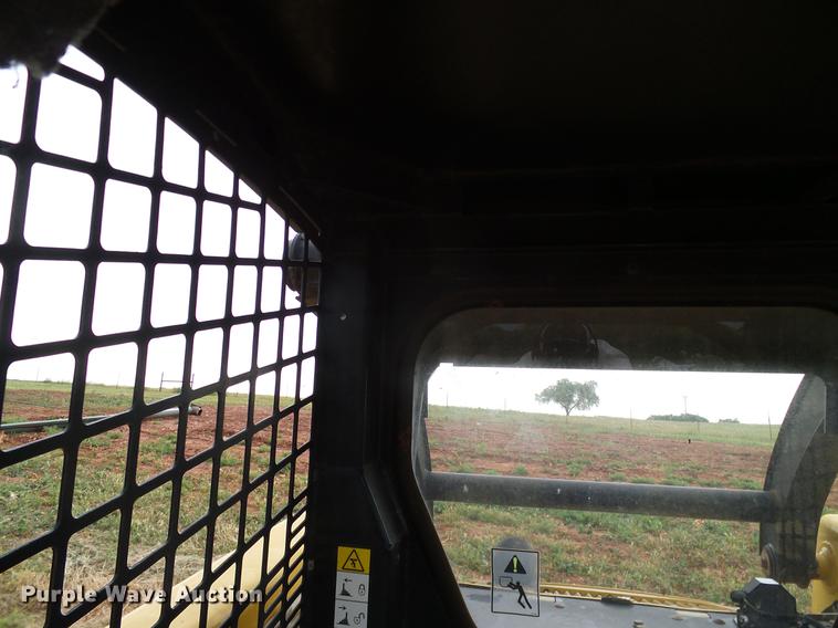 image for item DD8181 2000 John Deere 260 skid steer