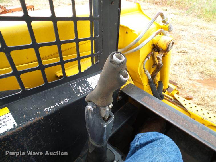 image for item DD8181 2000 John Deere 260 skid steer