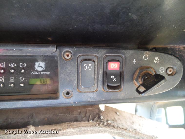 image for item DD8181 2000 John Deere 260 skid steer