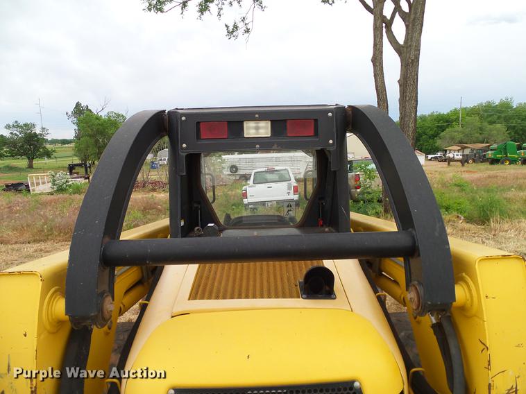 image for item DD8181 2000 John Deere 260 skid steer