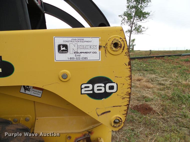 image for item DD8181 2000 John Deere 260 skid steer