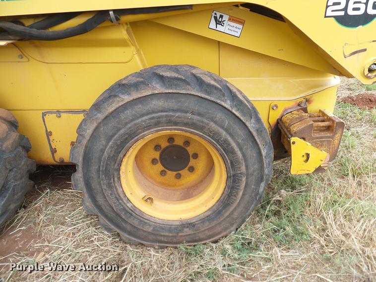 image for item DD8181 2000 John Deere 260 skid steer