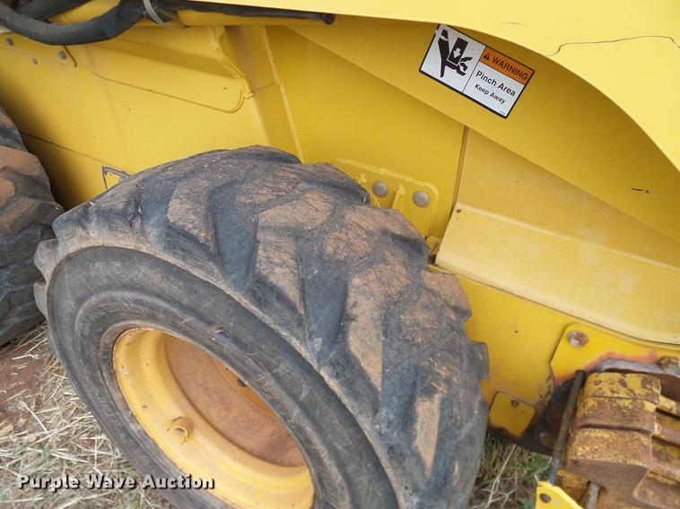 image for item DD8181 2000 John Deere 260 skid steer