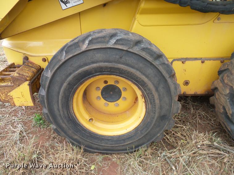 image for item DD8181 2000 John Deere 260 skid steer