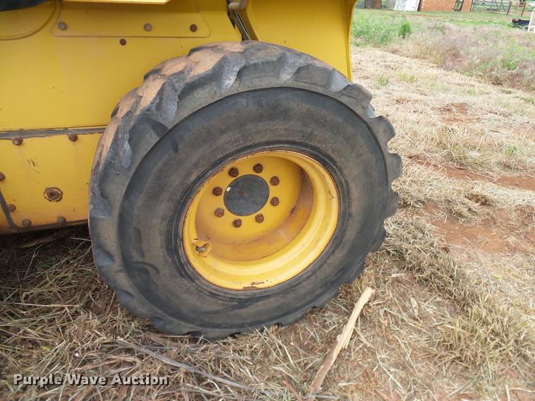 image for item DD8181 2000 John Deere 260 skid steer