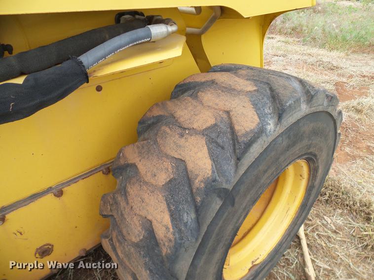 image for item DD8181 2000 John Deere 260 skid steer