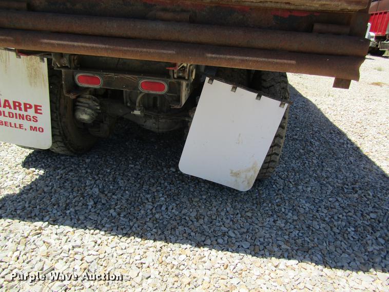 image for item DD8487 1993 Mack MR688S silage truck