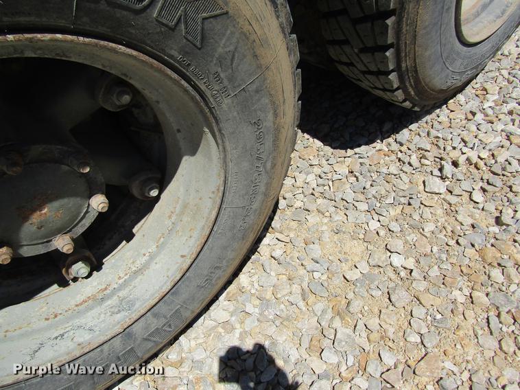 image for item DD8487 1993 Mack MR688S silage truck