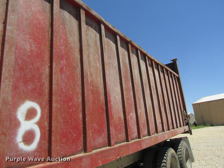 image for item DD8487 1993 Mack MR688S silage truck